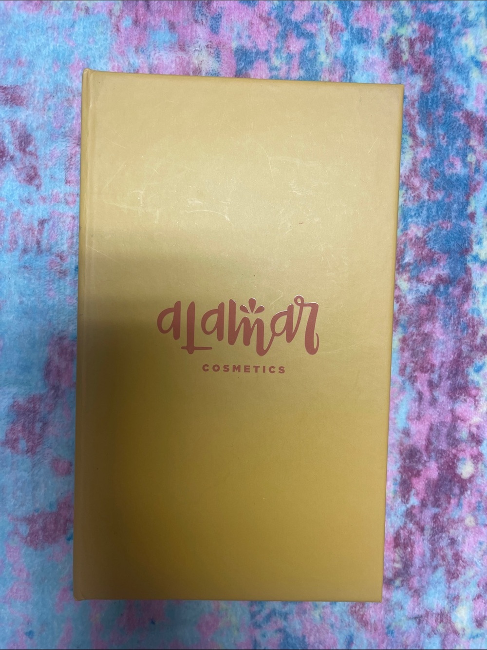 Alamar Cosmetics Palette - Mustard Yellow Packaging